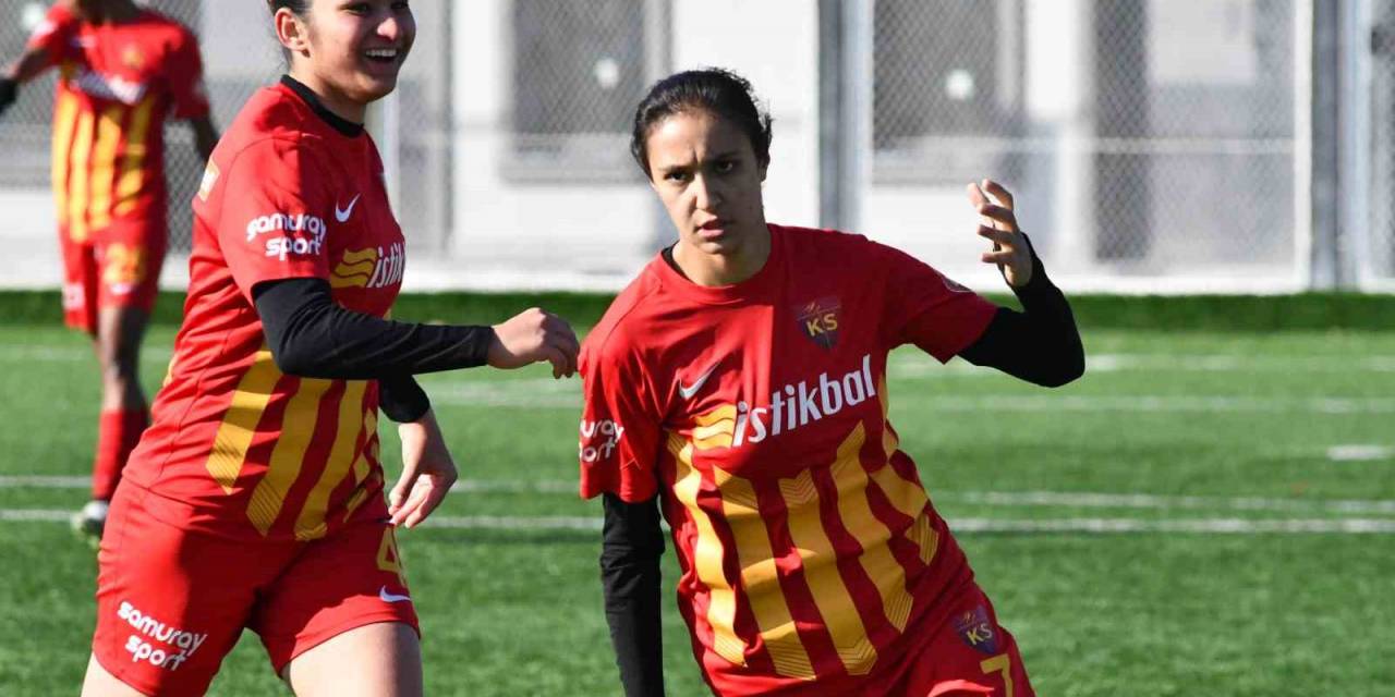 Zeynep Bilir Hat-trick Yaptı, 11 Maçta 15 Gol Attı