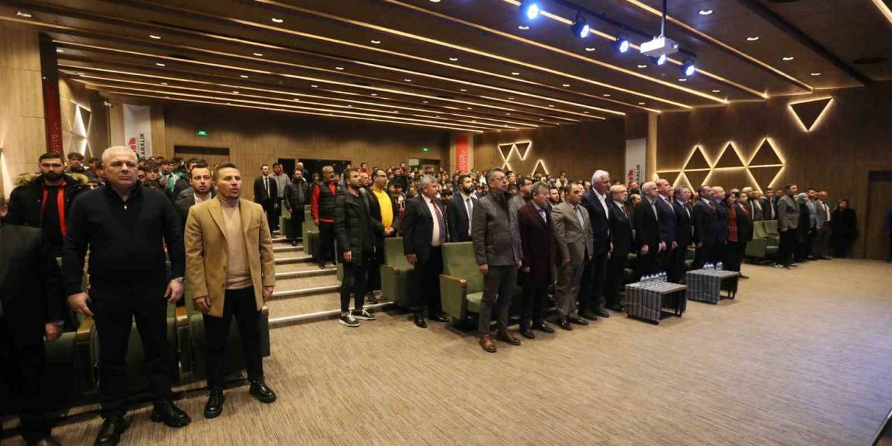 Minikler Futbol Şenliği’nin Ödülleri Sahiplerini Buldu