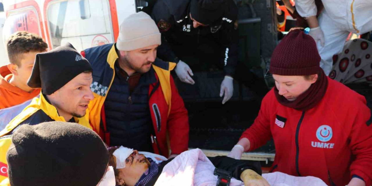 Depremin Görünmez Kahramanları: Sağlık Çalışanları