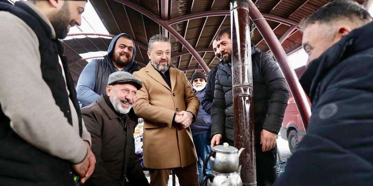 Başkan Çolakbayrakdar Esnaf Ve Vatandaşlarla Birlikte