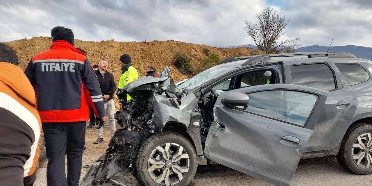 Tokat’ta Bir Cip Kamyona Ok Gibi Saplandı: 1 Yaralı