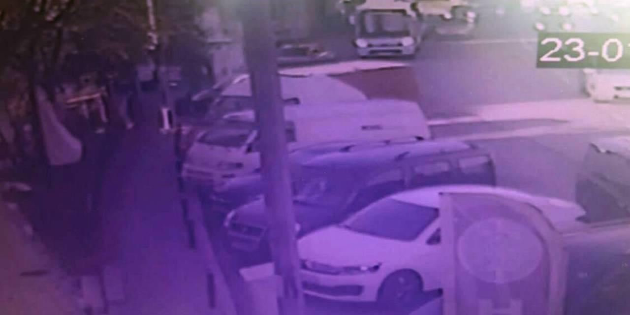 Şişli’de Freni Boşalan Midibüsün 5 Araca Çarptığı Anlar Kamerada