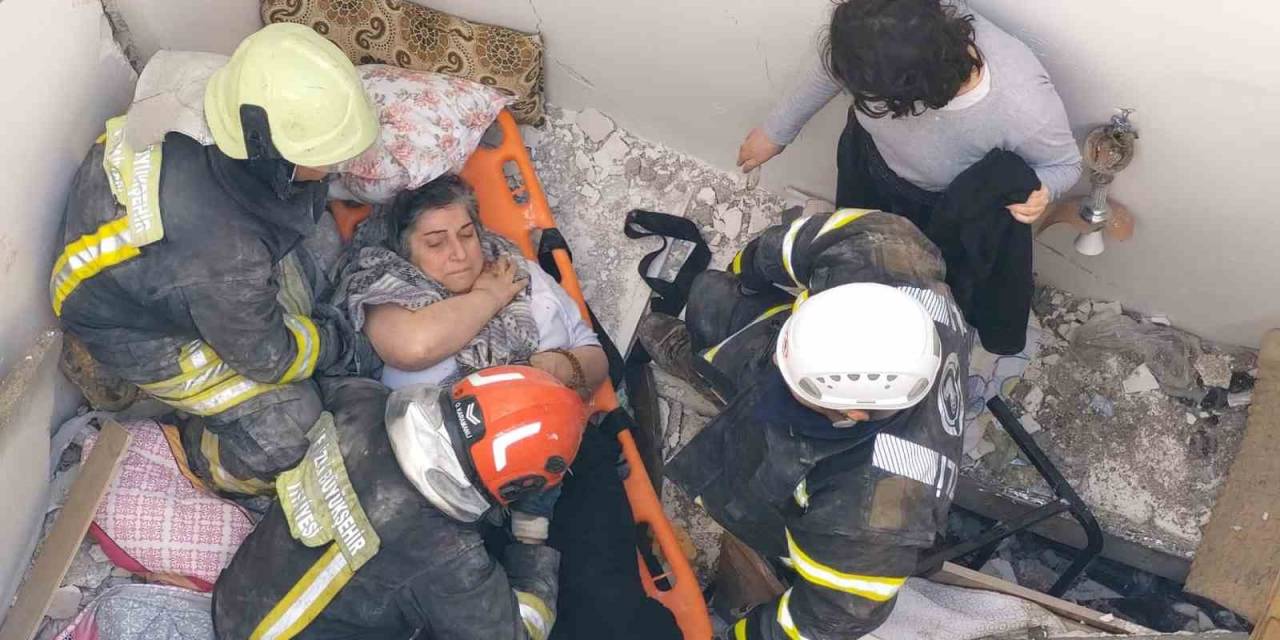 Büyükşehir İtfaiye 2023 Yılında 6 Bin 234 Olaya Müdahale Etti