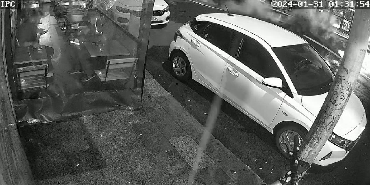 Beşiktaş’ta Ana İsale Hattının Patladığı Anlar Kameraya Yansıdı