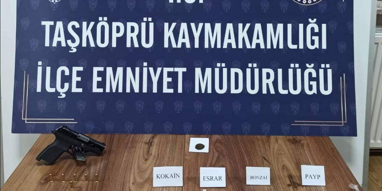 Kastamonu’da Uyuşturucu Ve Ruhsatsız Silahla Yakalanan 3 Kişi Gözaltına Alındı