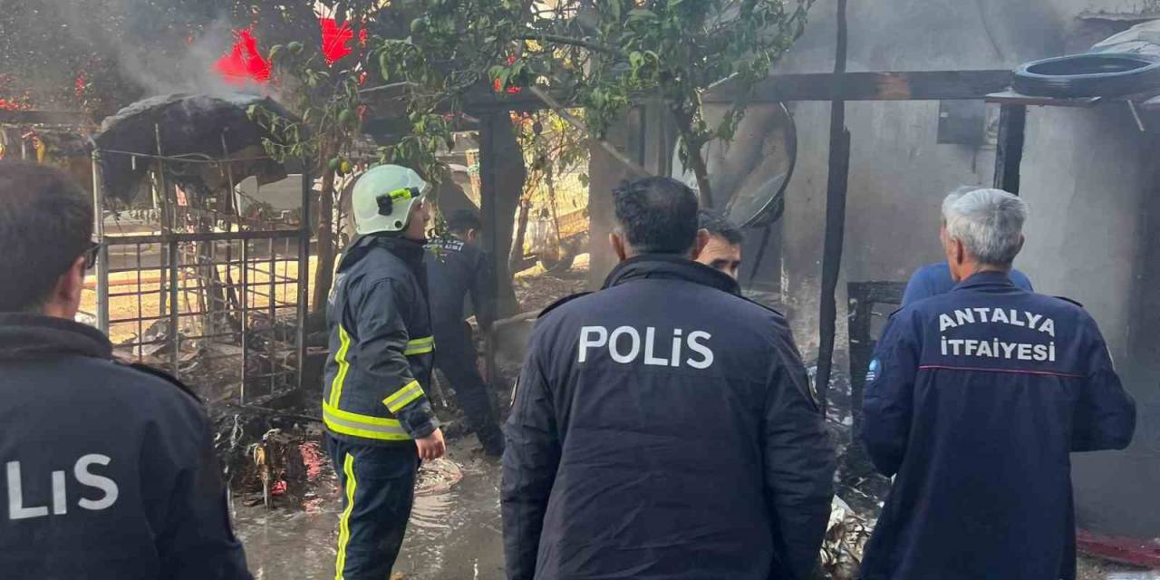 Müstakil Evde Çıkan Yangın İtfaiye Ekipleri Tarafından Söndürüldü