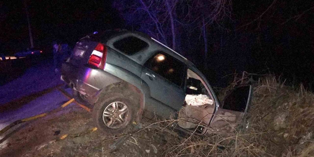 Bilecik’te Alkollü Sürücünün Kullandığı Araç Köprüden Aşağı Düştü, 2 Yaralı