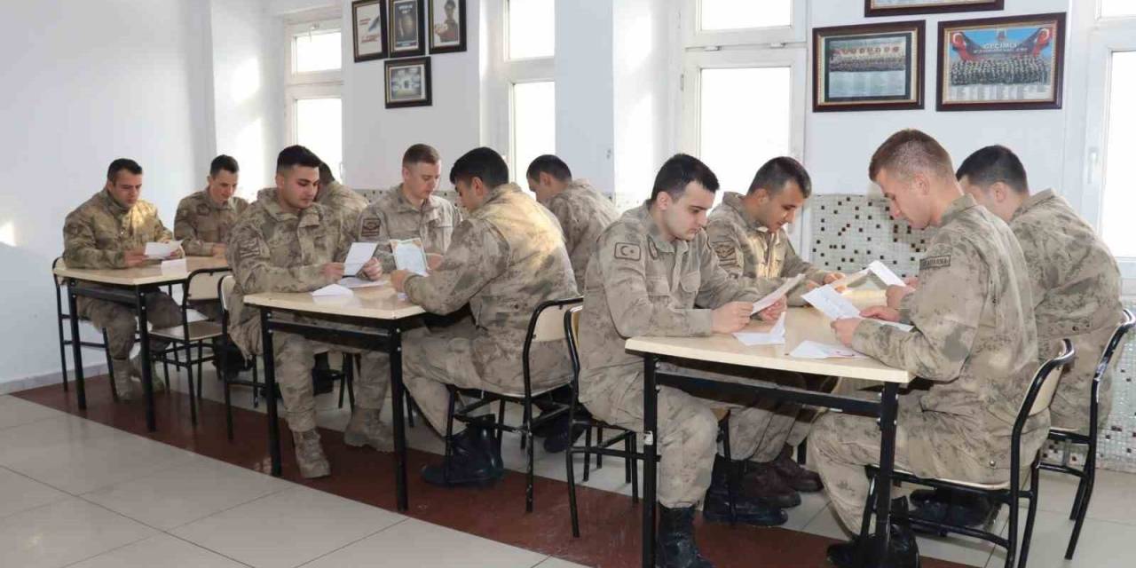 Minik Öğrencilerden Jandarmaya Mektup