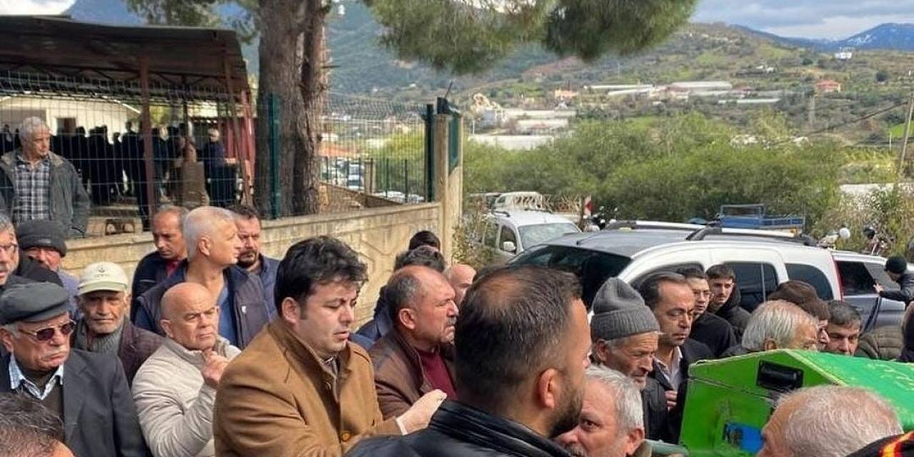 Şehit Babası Toprağa Verildi