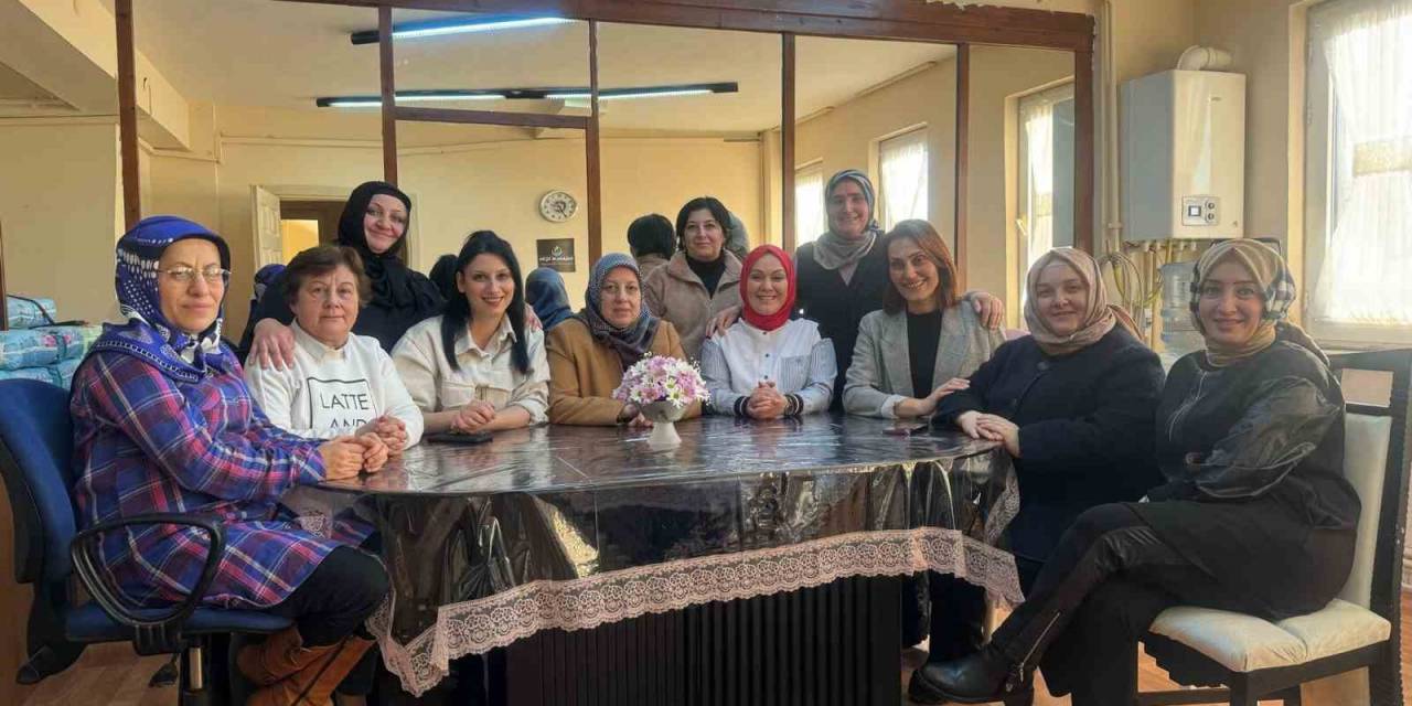 Ak Kadınlardan Elden Ele Derneği’ne Ziyaret