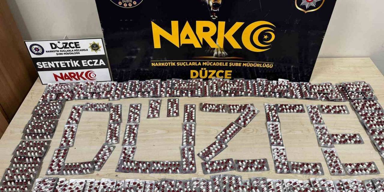 Durdurulan Araçtan 2 Bin 240 Adet Sentetik Ecza Maddesi Çıktı