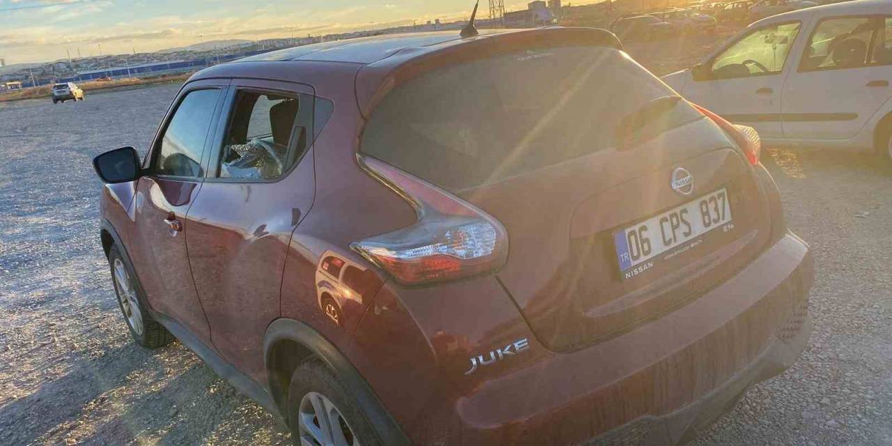 Ankara’da Arabanın Camını Kırarak Hırsızlık Yapan Şahıslar Yakalandı