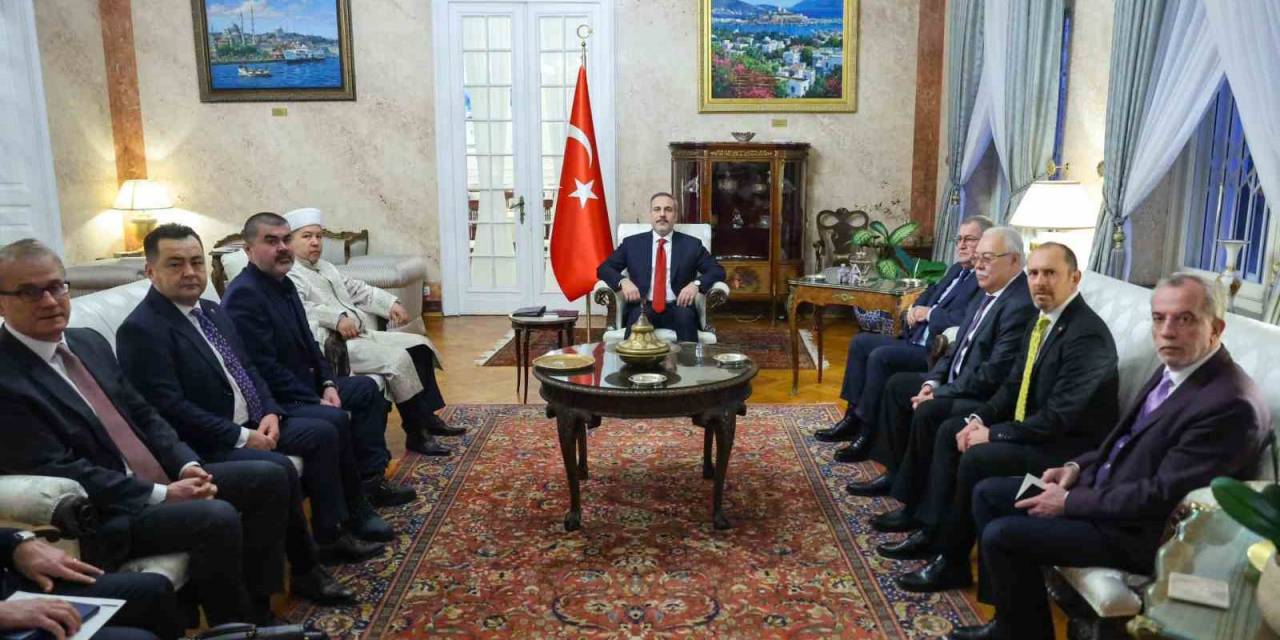 Dışişleri Bakanı Fidan, Türkiye’nin Bükreş Büyükelçiliğinde Çeşitli Temaslarda Bulundu