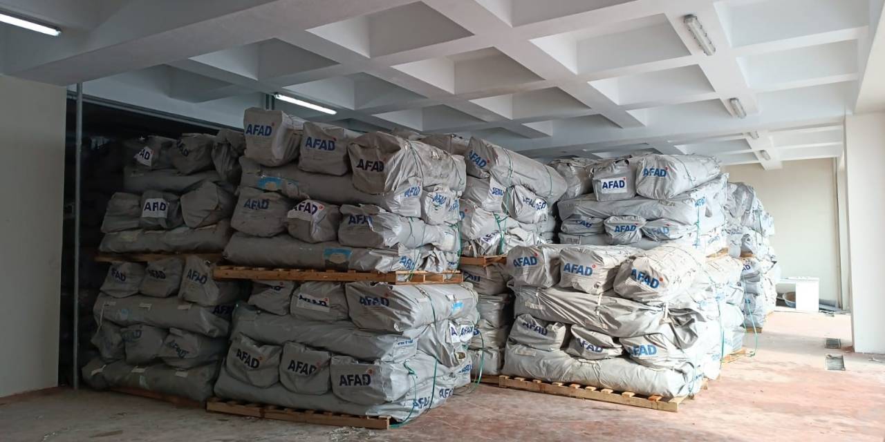 Afad’dan Yüksekova’ya 1008 Adet Çadır