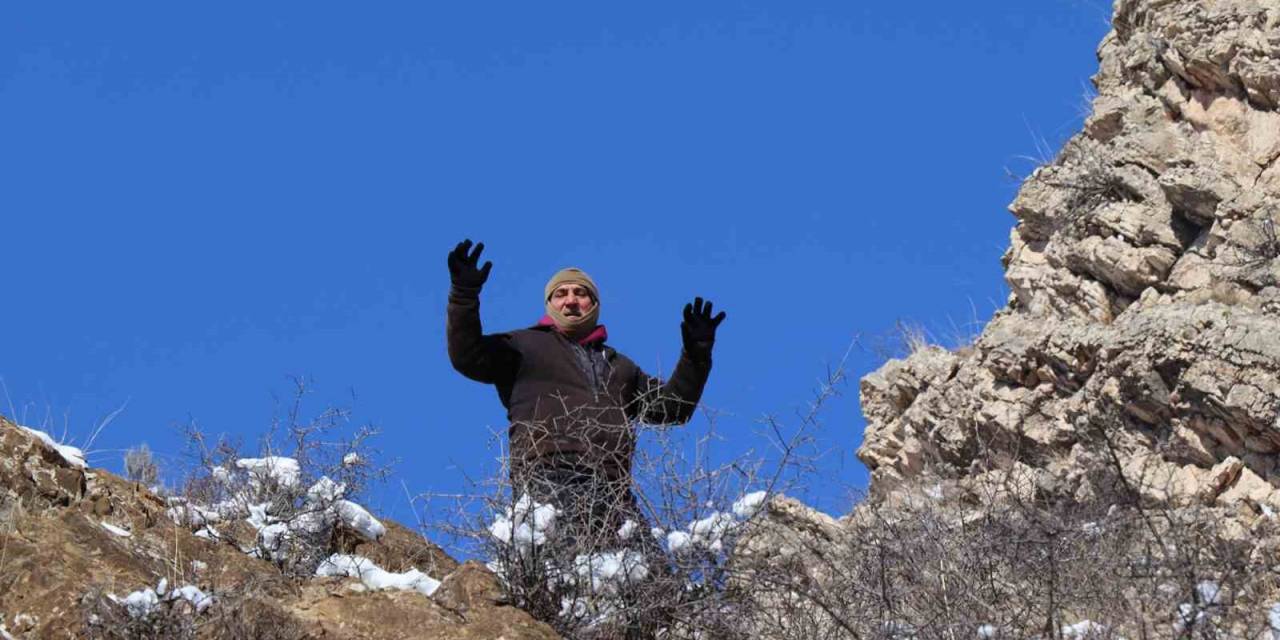 ’yalnız Kurt’ Lakaplı Nizam Kul, Sitare Dağı’na Koşarak Tırmanıyor