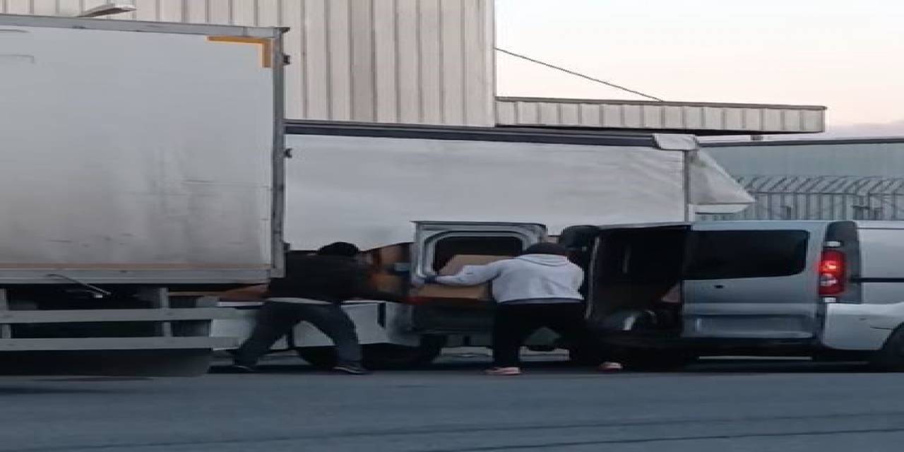 Sürücüsünün İçinde Uyuduğu Aracı Soydular