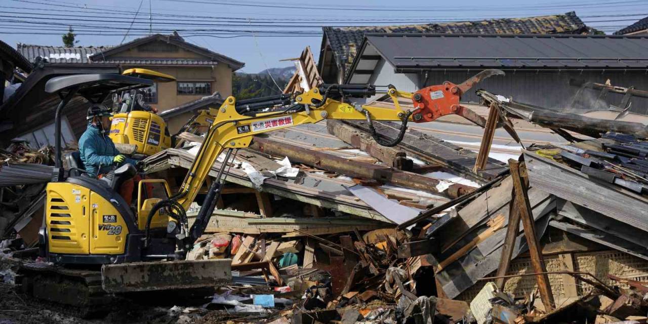 Japonya’daki 7,6’lık Depremde 1 Ay Geride Kaldı: 238 Ölü, 19 Kayıp