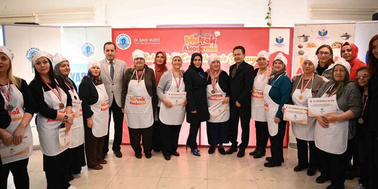 Tuzla’da Geleneksel Lezzetler Yarışmasında 65 Yaş Üstü Büyükler Hünerlerini Sergiledi
