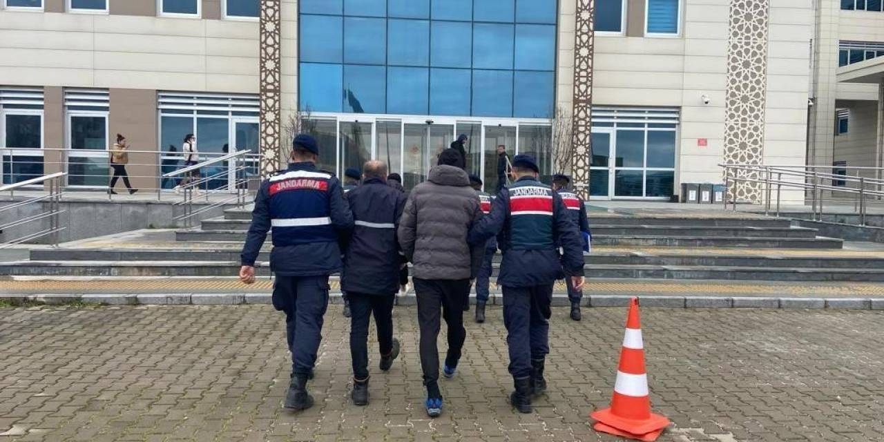Çanakkale’de 1.5 Kilo Uyuşturucu İle Yakalanan 8 Şüpheliden 2’si Tutuklandı