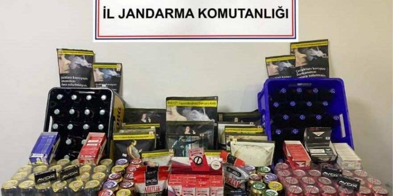 Denizli’de Jandarmanın Operasyonunda Yüzlerce Kaçak Makaron Ele Geçirildi