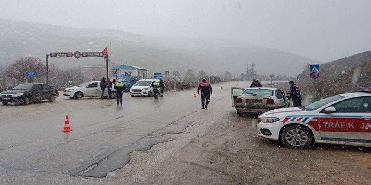 Jandarma Ekiplerinin Trafik Denetiminde 5 Milyon Tl Ceza Yazıldı