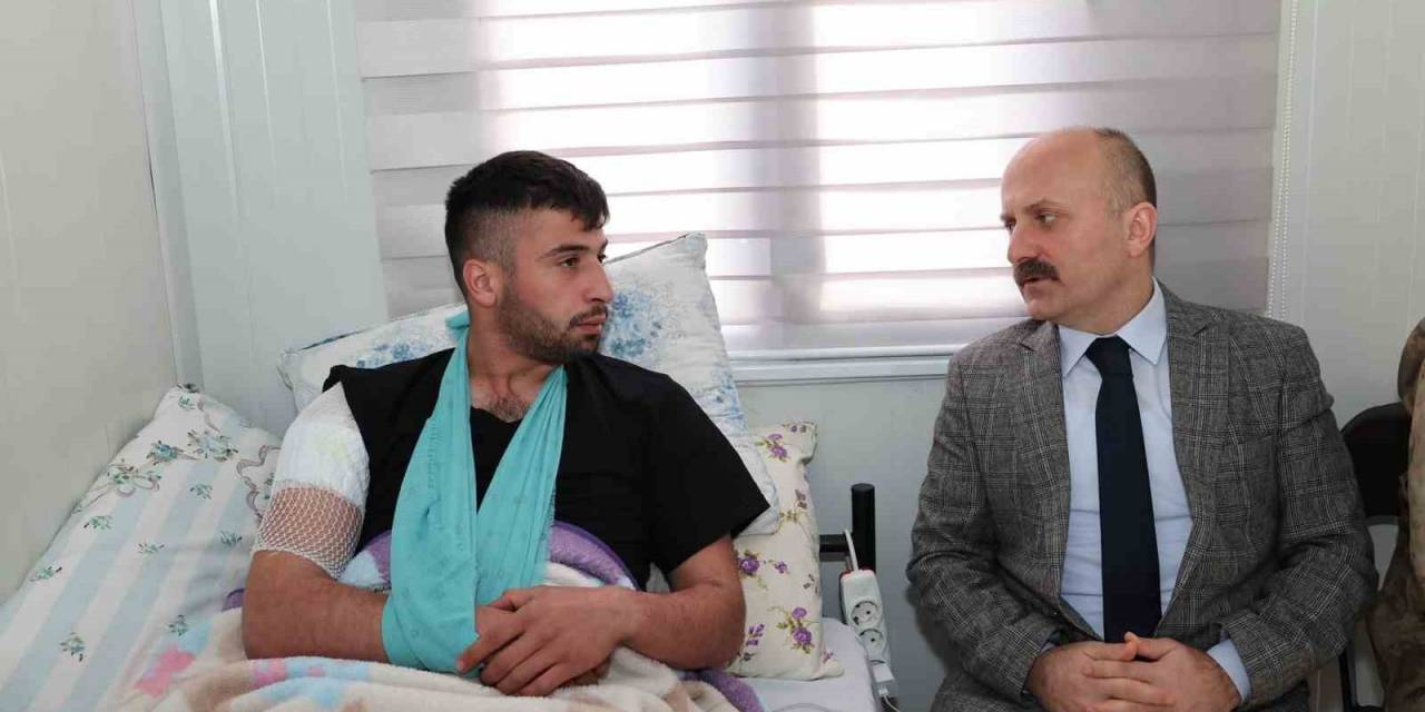 Vali Osman Varol, Yaralı Askeri Ziyaret Etti