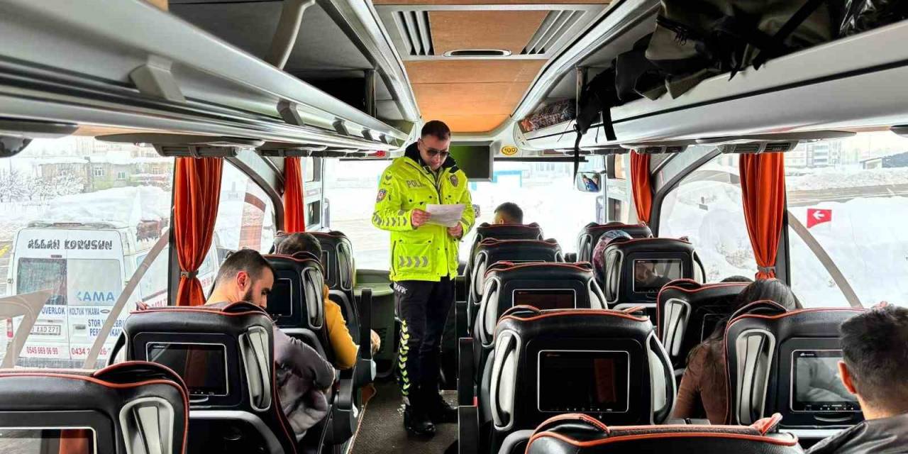 Bitlis’te Yolcular Emniyet Kemeri Hakkında Bilgilendirildi