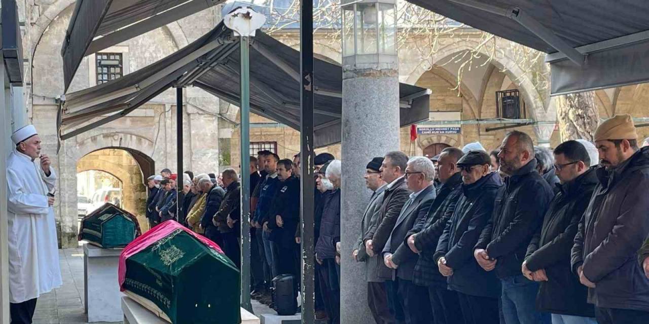 Tırın Çarpması Sonucu Hayatını Kaybeden Kadın Son Yolculuğuna Uğurlandı