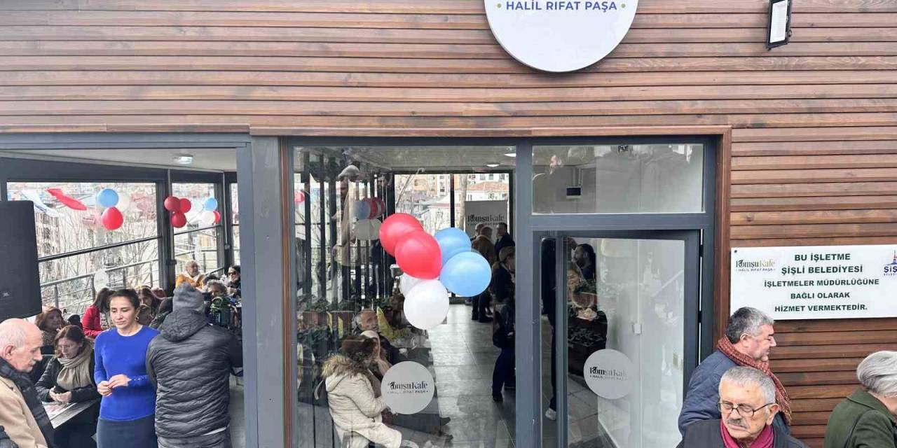 Şişli’deki Komşu Kafe’nin Açılışına Mahalle Sakinlerinden Yoğun İlgi