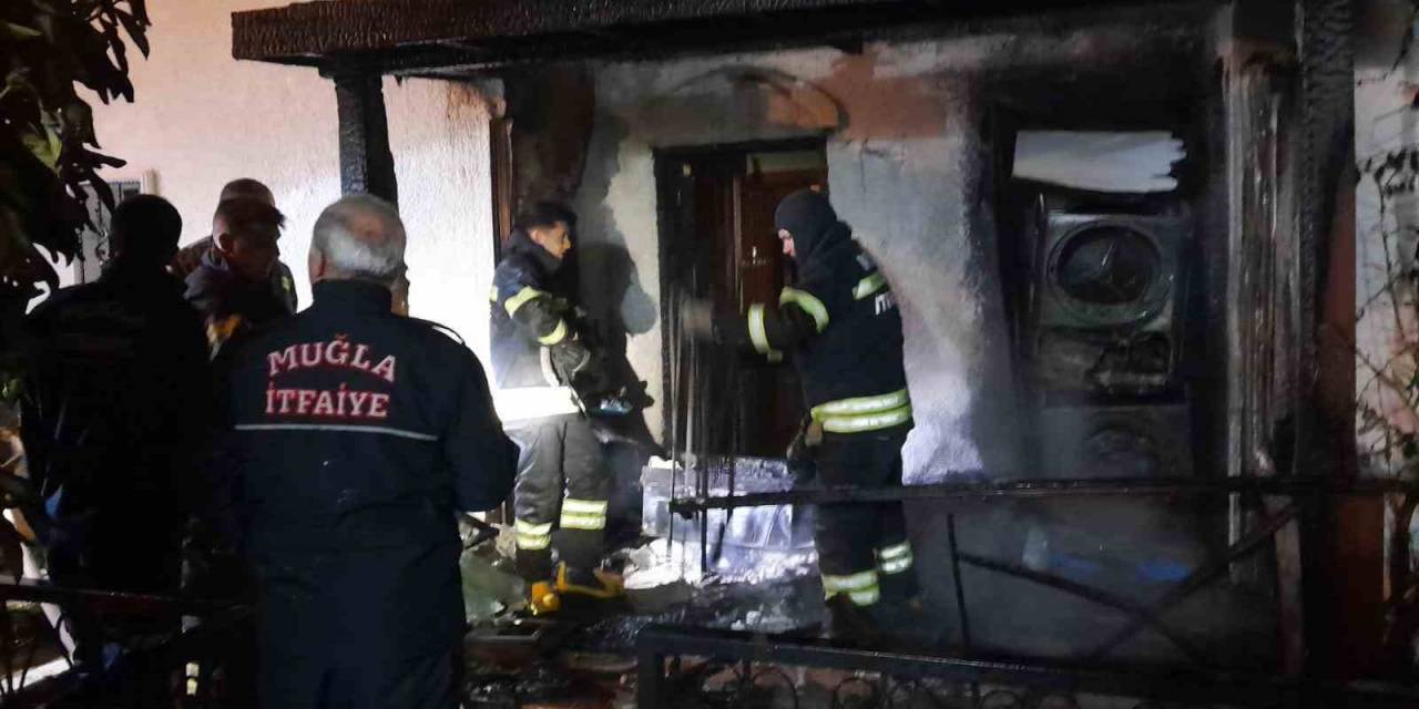 Ev, Alevlere Teslim Oldu