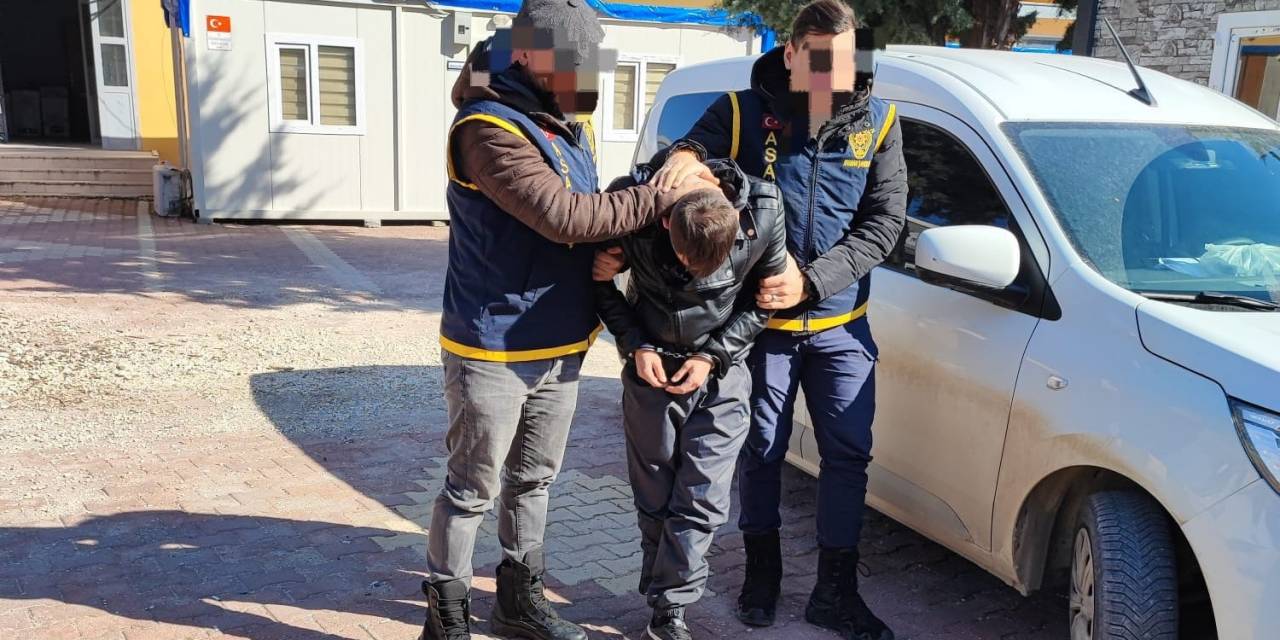 Hırsızlık Suçundan Aranan 2 Şahıs Yakalandı