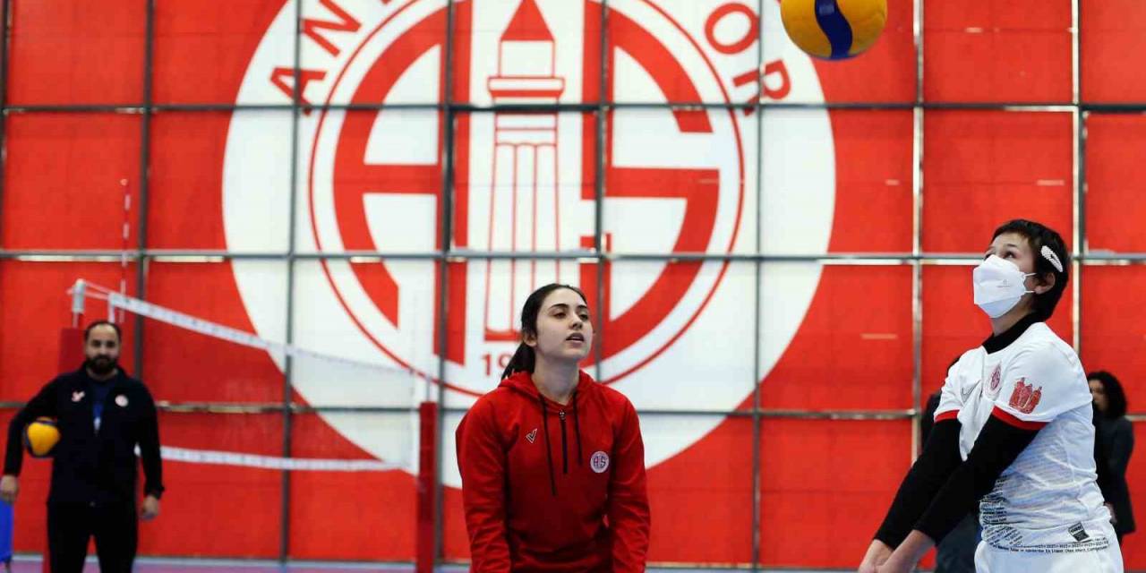 Lösemi Hastası Aleyna’nın Hayali Gerçek Oldu