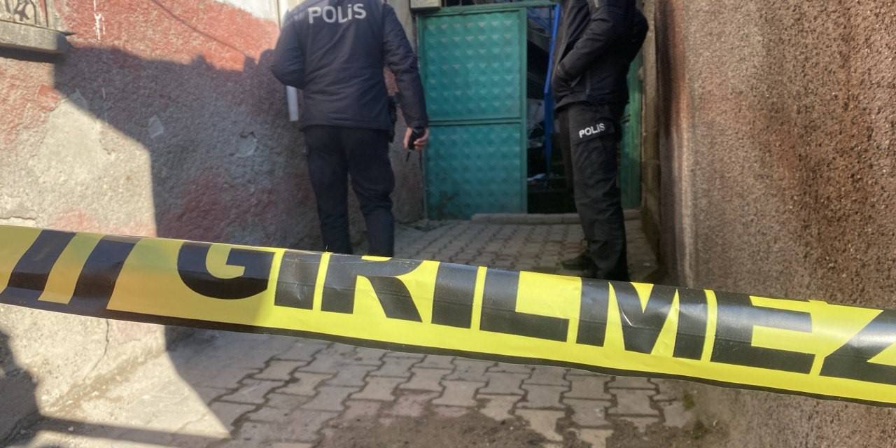 Yatağında Ölü Bulundu