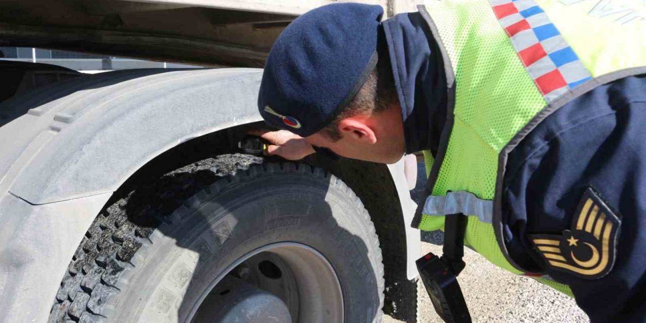 Burdur’da Kış Lastiği Denetiminde 31 Bin 162 Tl Para Cezası Uygulandı