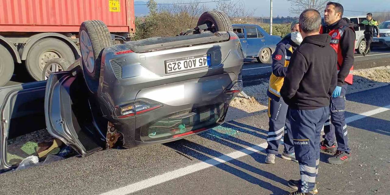 Manisa’da Tır İle Çarpışan Otomobil Takla Attı: 7 Yaralı
