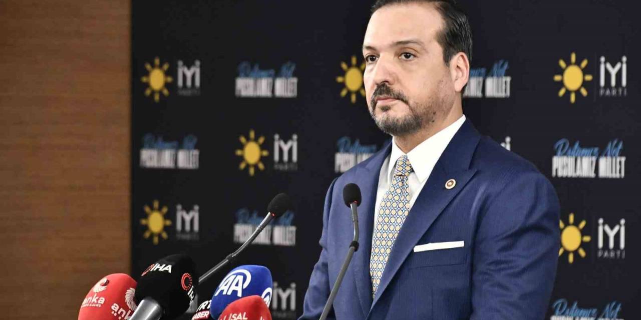 İyi Parti Sözcüsü Zorlu’dan ’afiş’ Açıklaması