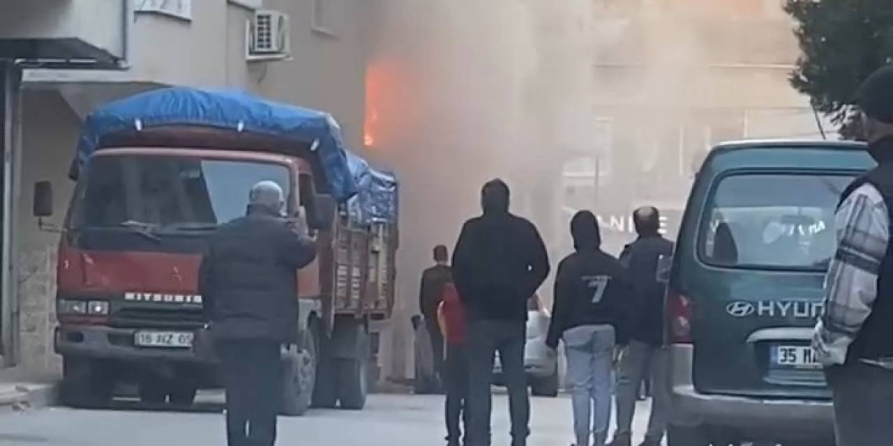 Bursa’da Binanın 2. Katı Alev Alev Yandı
