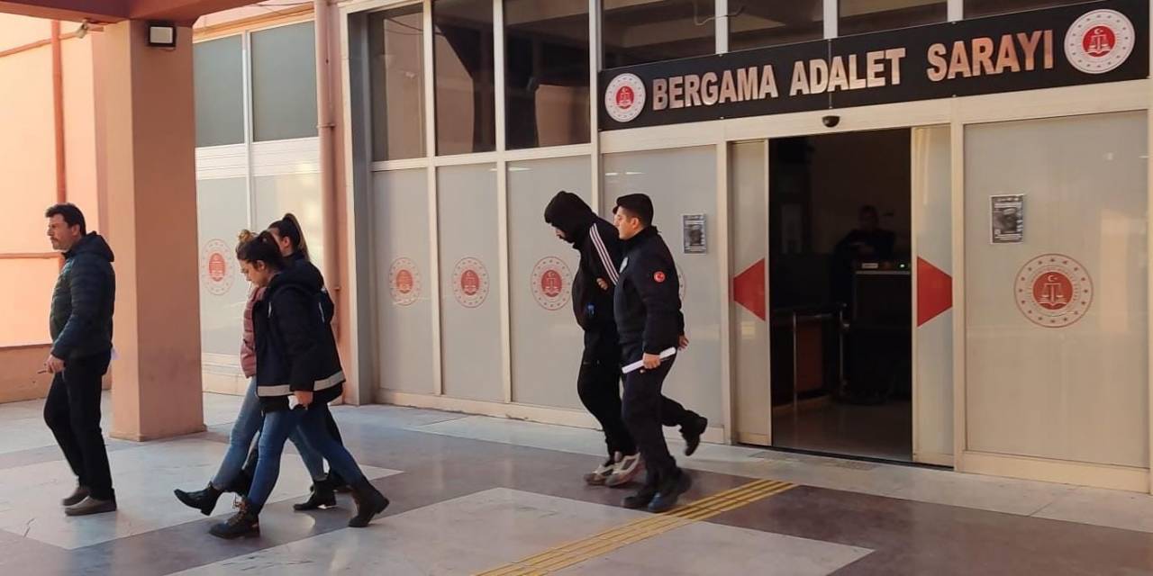 Torbacı Sevgililer Kıskıvrak Yakalandı