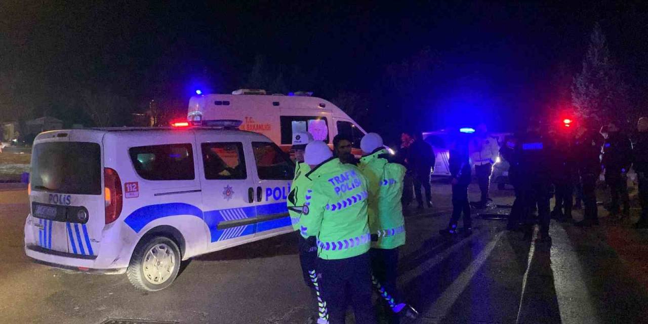 Karaman’da Polis Aracı İle Otomobil Çarpıştı: 1’i Polis 4 Yaralı