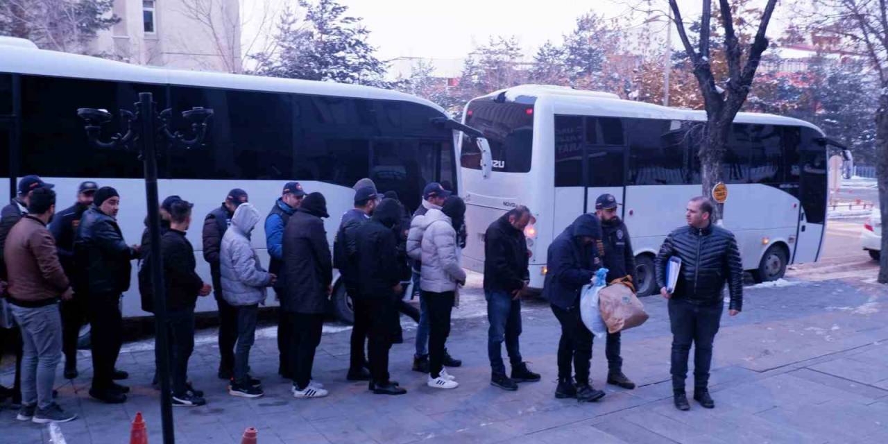 Polisten Erzurum Merkezli 20 İlde ’sibergöz-20’ Operasyonu