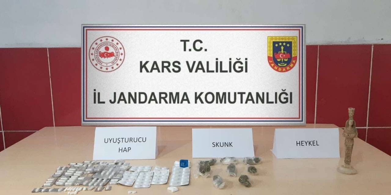 Kars’ta Uyuşturucu Madde Ve Heykel Ele Geçirildi