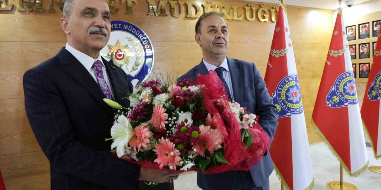 Adana Emniyetinde Devir Teslim Yapıldı