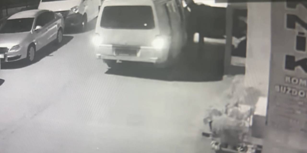 Bursa’da Hırsızların Bu Taktiği ’pes’ Dedirtti...aracın Panelini Değiştirdiler