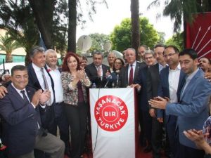 Chp İzmir İl Teşkilatı Bayramlaştı