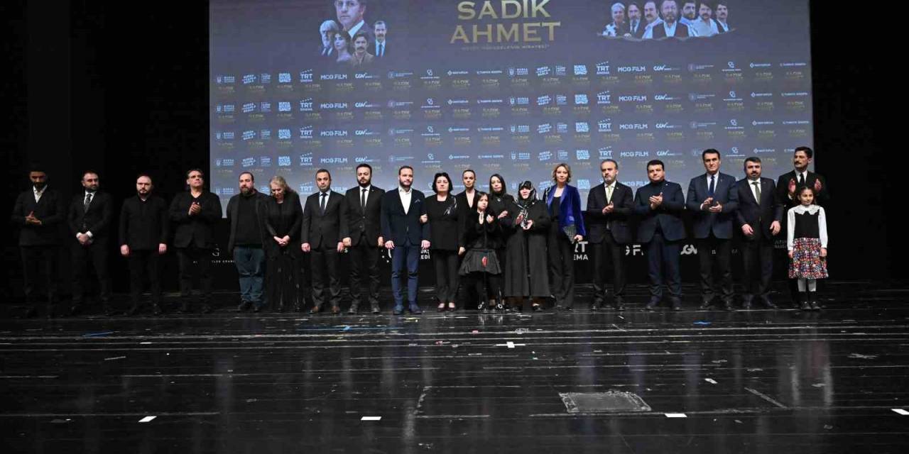 "Sadık Ahmet" Filminin Bursa Galasına Yoğun İlgi