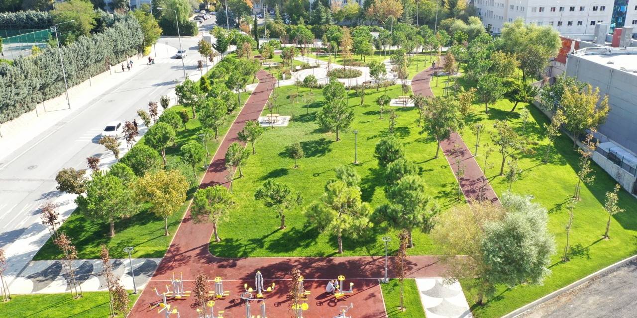 Küçükçekmecenin Çehresi, Yeni Parklar Ve Yeşil Alanlarla Güzelleşiyor