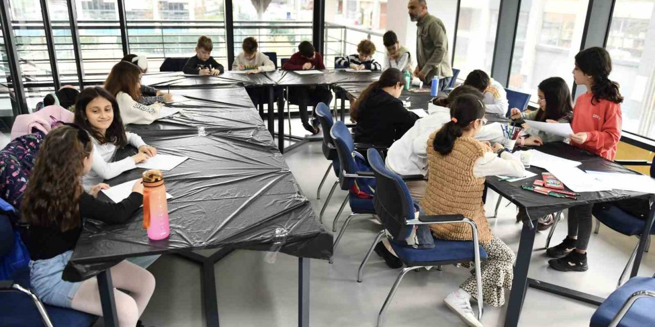 Çocuk Üniversitesi’nde Minikler Hem Eğlendi Hem Öğrendi