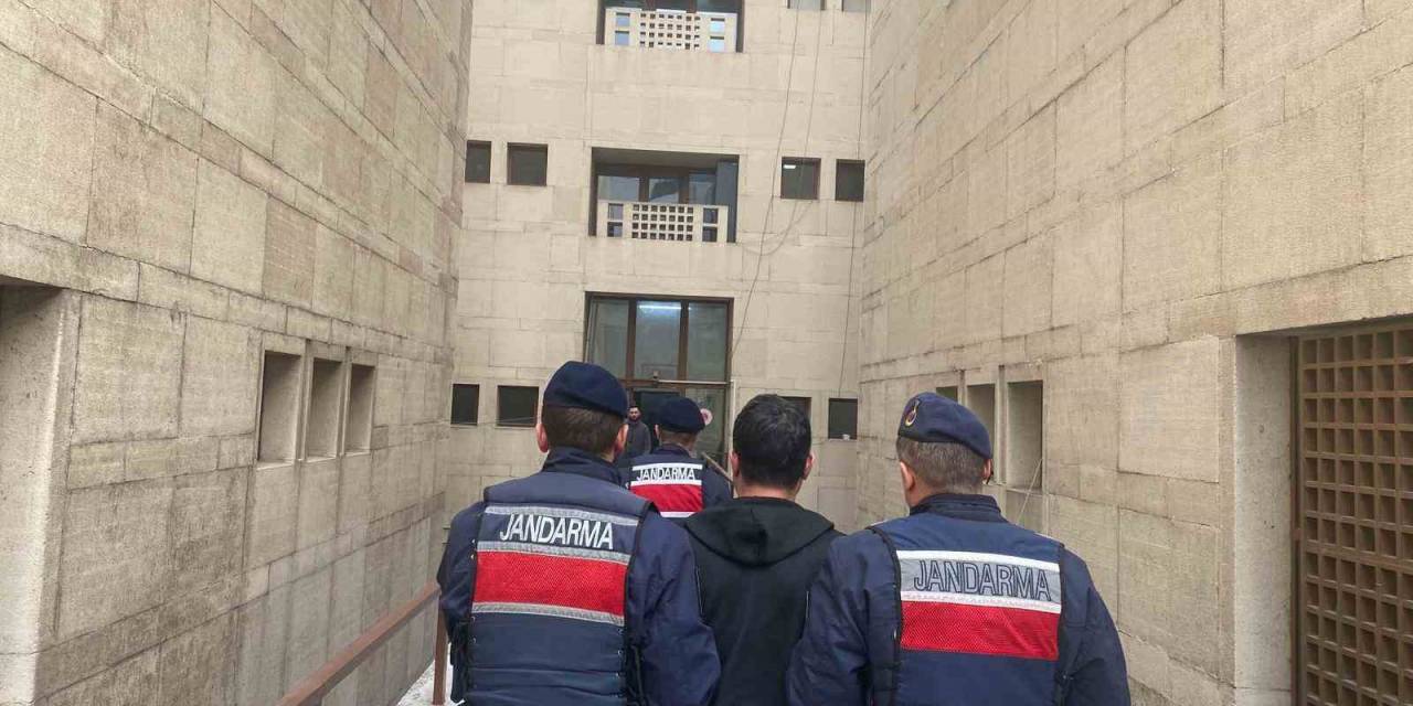 Bursa’da 52 Suçtan Aranan Şahıs Yakalandı