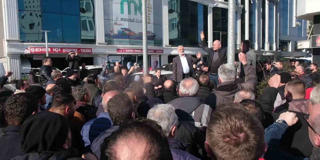 Ak Parti Tekkeköy İlçe Teşkilatı Ve Muhtarlardan ’aday’ Protestosu