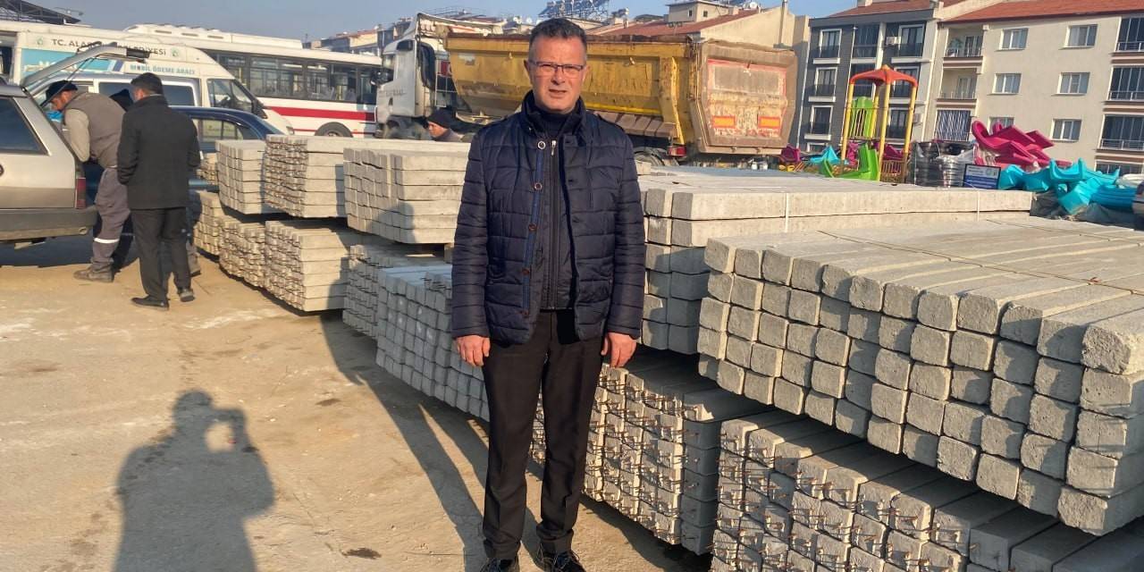 Alaşehir Belediyesinden Çiftçilere Beton Bağ Direği Desteği